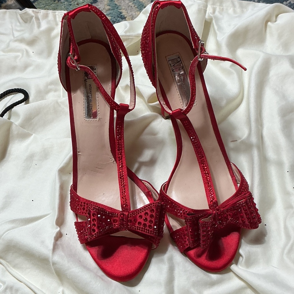 INC International Concepts Red Rhinestone Bow Heels Size 8.5 Dress Sandals